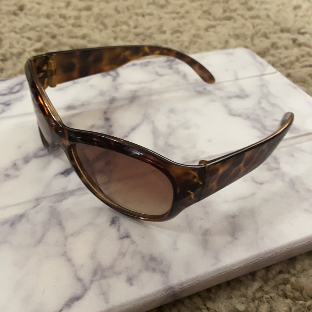 Assorted sunglasses - Picture 2 of 10